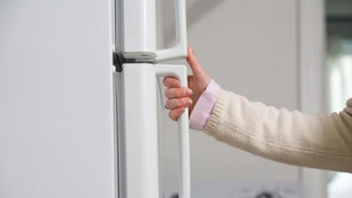 Как убрать лизуна с одежды. Как отстирать слайм с одежды и других вещей в домашних условиях