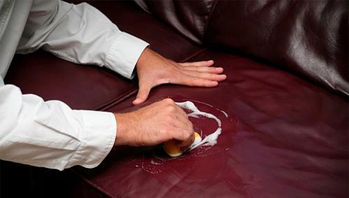 Как оттереть ручку с дивана из ткани. Как отмыть мягкую мебель от шариковой ручки