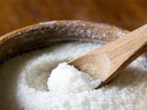 Чем оттереть ручку с искусственной кожи. Чем можно вывести пятно на кожзаме в домашних условиях?