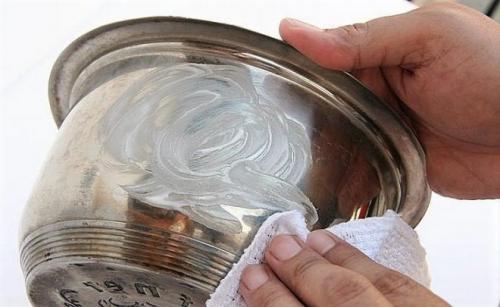 Как очистить пригоревшую кастрюлю из нержавейки внутри. Народные методы очистки изнутри и снаружи