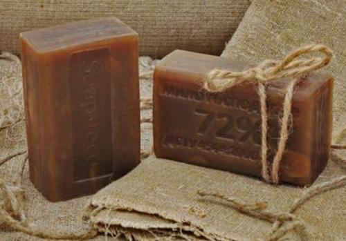 Как отстирать траву с одежды цветной. Чем вывести пятно от травы?