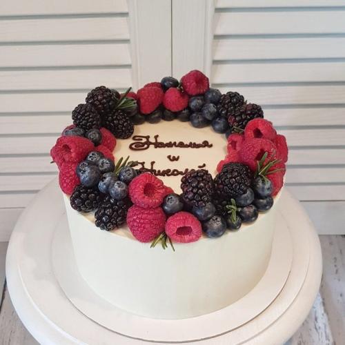 Как украсить торт просто и красиво. Украшение торта фруктами и ягодами: способы