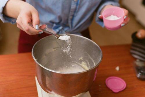 Таблица мер и весов продуктов в ложках и стаканах в граммах. Шпаргалка для любительниц регулярно и хорошо печь мера веса продуктов таблица