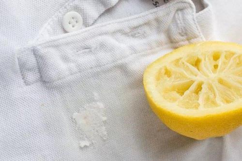 Как отстирать пятна от порошка на белом. 8 эффективных способов, как вывести пятна от порошка на одежде после стирки