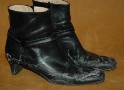 Как почистить туфли внутри от грязи и запаха. Как мыть кожаную обувь от запаха, внутри и снаружи