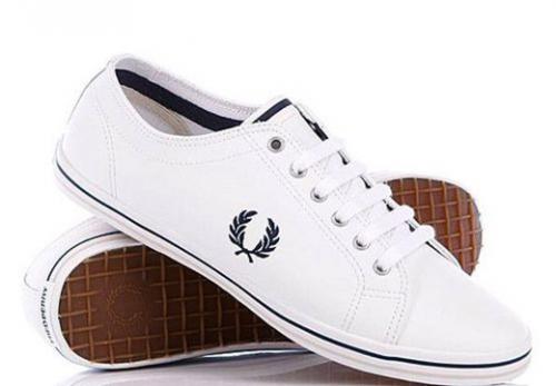 Как почистить белые кожаные кроссовки в домашних условиях. Советы по чистке белых кроссовок