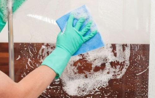 Лучшее средство от известкового налета в душевой кабине. Чем отмыть душевую кабину в домашних условиях