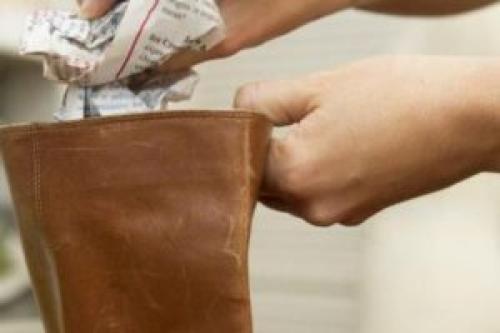 Как расширить голенище сапог в мастерской. Действенные методы