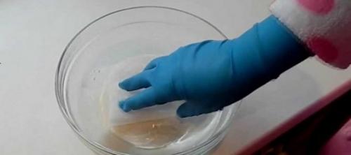 Чем убрать зеленку с одежды. Отстирывание пятна зеленки 05 Чем убрать зеленку с одежды. Отстирывание пятна зеленки 05