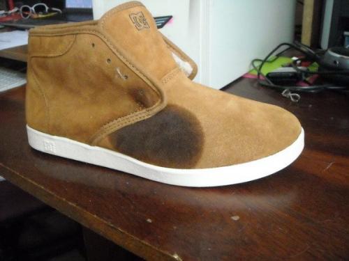 Как очистить замшу от грязи и пятен. Как почистить замшевую обувь