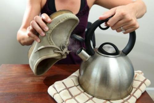 Как очистить замшу от грязи и пятен. Как почистить замшевую обувь