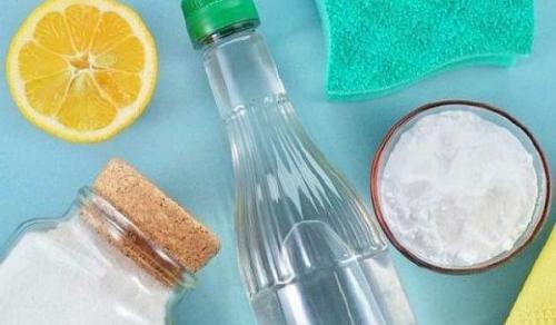 На белых кроссовках желтые пятна после стирки, как убрать. Рекомендуем ознакомиться