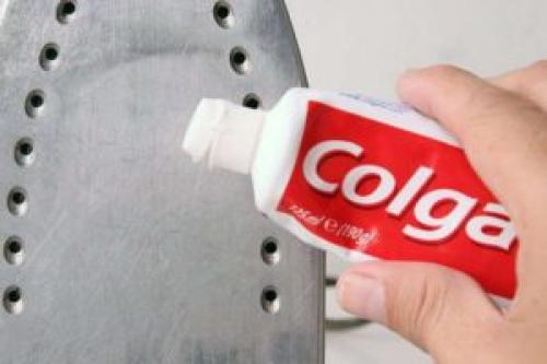 Как почистить подошву утюга в домашних условиях БЫСТРО и эффективно. Особенности чистки подошвы утюга разных типов в домашних условиях