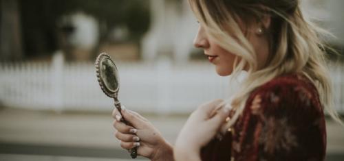 Если подарили зеркало, что делать. Что скрывают зеркала