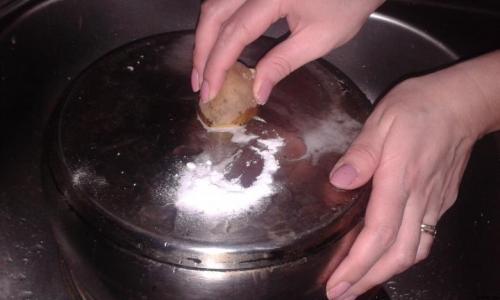 Как отмыть чайник от жира снаружи. Сода 20 Как отмыть чайник от жира снаружи. Сода 20