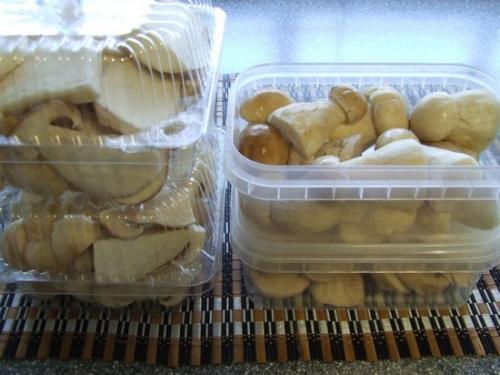 Сколько можно хранить шампиньоны в холодильнике в сыром виде. Сколько хранятся грибы шампиньоны в холодильнике?
