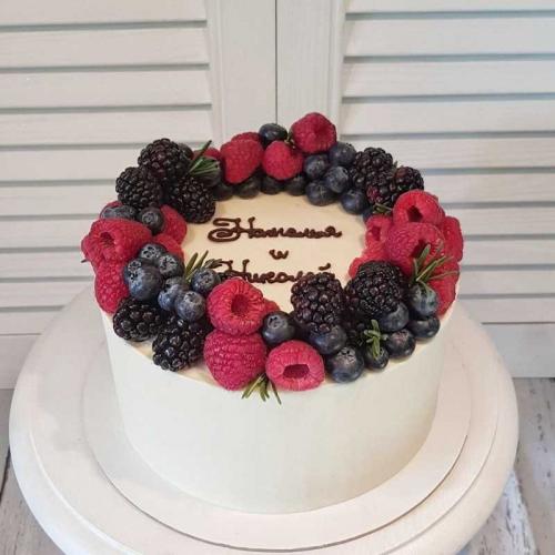 Чем украсить торт сверху в домашних условиях. Украшение торта: ТОП-170 фото лучших идей украшения торта в домашних условиях + инструкция для начинающих с простыми схемами