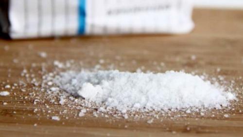 Как отстирать ржавчину с белой футболки. Удаление пятен с вещей белого цвета