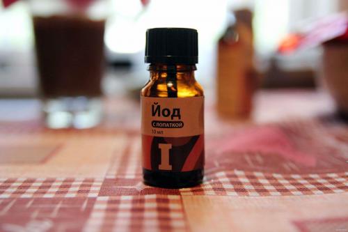 Чем оттереть йод с мебели из ткани. Как можно удалить свежие и застаревшие пятна от йода с мебели в домашних условиях
