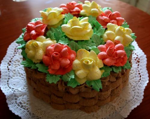 Чем можно украсить торт сверху в домашних условиях. Украшение торта своими руками в домашних условиях: 120 фото-идей, видео уроки и инструкции по оформлению выпечки