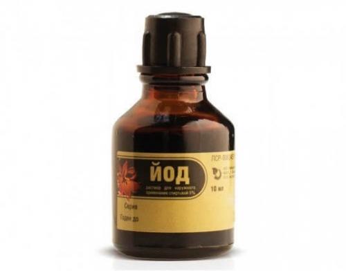 Как вывести йод с линолеума. Йод попал на линолеум — подскажем, чем отмыть!