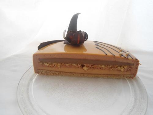 Чем можно украсить торт сверху в домашних условиях. Украшение торта своими руками в домашних условиях: 120 фото-идей, видео уроки и инструкции по оформлению выпечки