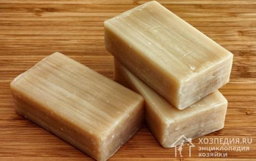 Как отбелить рубашку хозяйственным мылом. Домашние способы отбелить рубашку