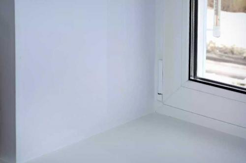 Чем отмыть пластиковые окна от желтизны и грязи. Чем отмыть пластиковые окна: желтые пятна, скотч, монтажную пену