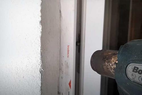 Чем отмыть пластиковые окна от желтизны и грязи. Чем отмыть пластиковые окна: желтые пятна, скотч, монтажную пену