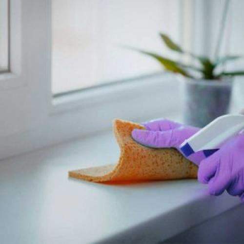 Чем отмыть пластиковые окна от желтизны и грязи. Чем отмыть пластиковые окна: желтые пятна, скотч, монтажную пену