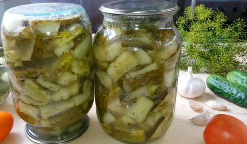 Что делать с большими огурцами рецепты на зиму. Переросшие огурцы на зиму, пальчики оближешь! (Что сделать из больших огурцов ?)