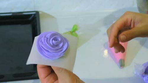 Декоры для торта. Украшение торта — пошаговый мастер-класс по оформлению торта в домашних условиях своими руками (130 фото идей) 14