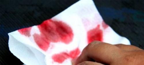 Как отстирать пятна вина. Чем и как отстирать красное вино: способы вывести пятно от вина 08