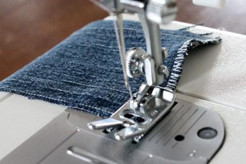 Как расставить джинсы в поясе и бедрах с помощью широкой резинки. Простой в исполнении способ расширить пояс любимых джинс, которые неожиданно стали малы