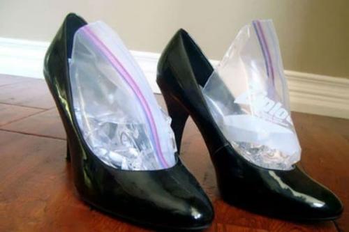 Жмет обувь, что можно сделать. Как разносить обувь которая жмет, делаем в домашних условиях