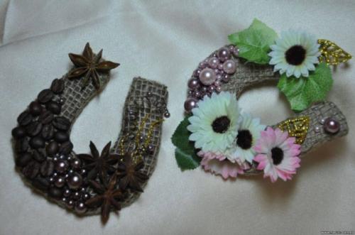 Какую подкову лучше вешать над дверью. Куда правильно вешать оберег 07