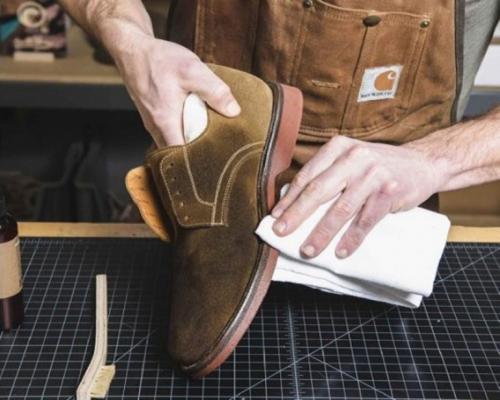 Как почистить замшевые сапоги. Отличные варианты чистки замшевых сапог в домашних условиях 11