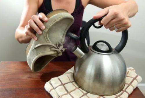 Как почистить замшевую обувь перекисью водорода. Как почистить замшу?