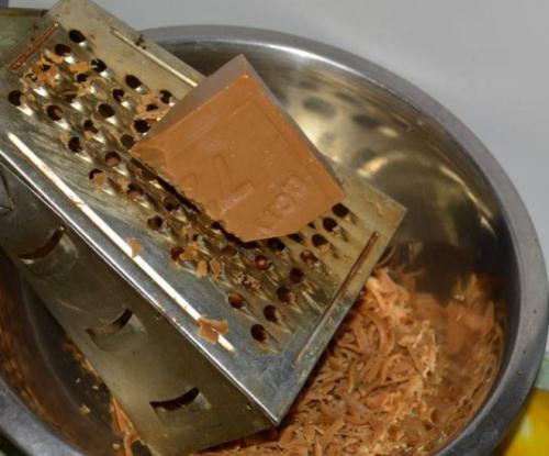 Как отчистить пригоревшее дно у кастрюли эмалированной. Чистка эмалированной посуды