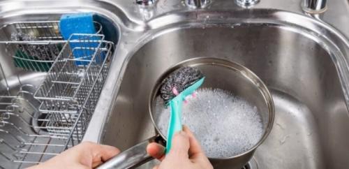 Чистка кастрюль из нержавейки. Методы очистки кастрюли внутри от нагара 02 Чистка кастрюль из нержавейки. Методы очистки кастрюли внутри от нагара 02