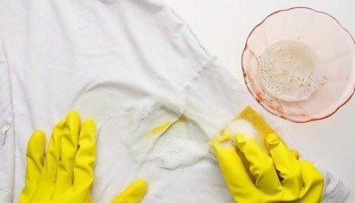 Чем отстирать пятно от чая. Как удалять пятна от зеленого и черного чая