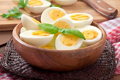 Как варить яйца, чтобы легко чистились. Как правильно варить яйца, чтобы легко чистились и были вкусными