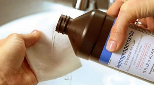 Как вывести пятно от перекиси водорода на белой ткани. Как вывести пятна с ткани с помощью перекиси водорода