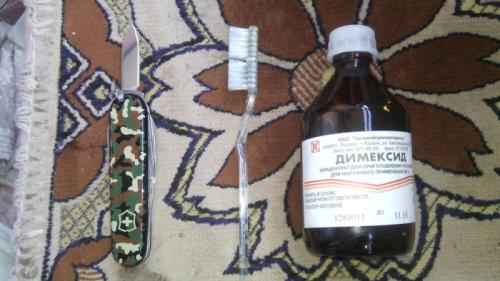 Как очистить одежду от монтажной пены в домашних условиях. Механический способ