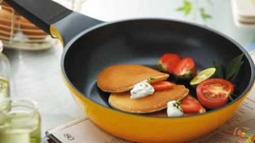 Какие сковородки самые лучшие и безопасные для здоровья.  Тефлоновая сковорода