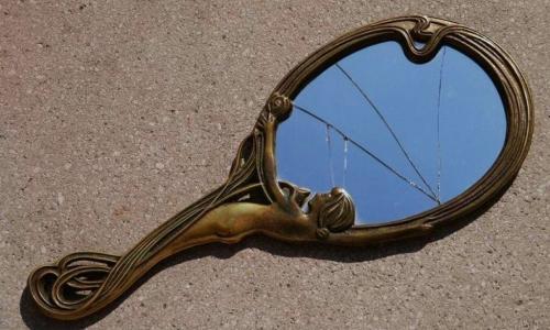 Что будет если разбить зеркало случайно. К чему разбить зеркало — хорошие и плохие приметы