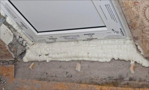 Чем замазать монтажную пену. От подготовки материалов до нанесения раствора