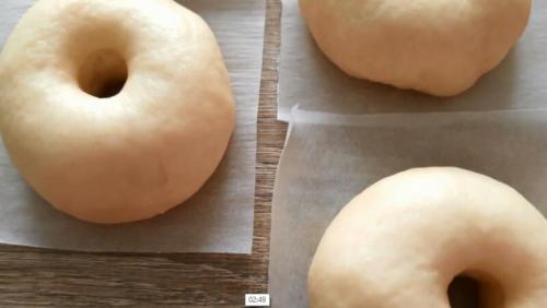 Как сделать пончики. Классический рецепт пончиков на молоке и дрожжах — пышные и очень вкусные