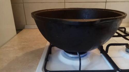 Как убрать ржавчину с казана из чугуна в домашних условиях. Как очистить казан из чугуна от ржавчины внутри