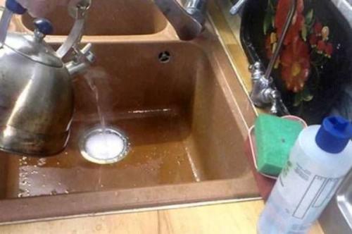 Где взять каустическую соду. Как прочистить засор в канализации каустической содой: инструкция по применению в быту?